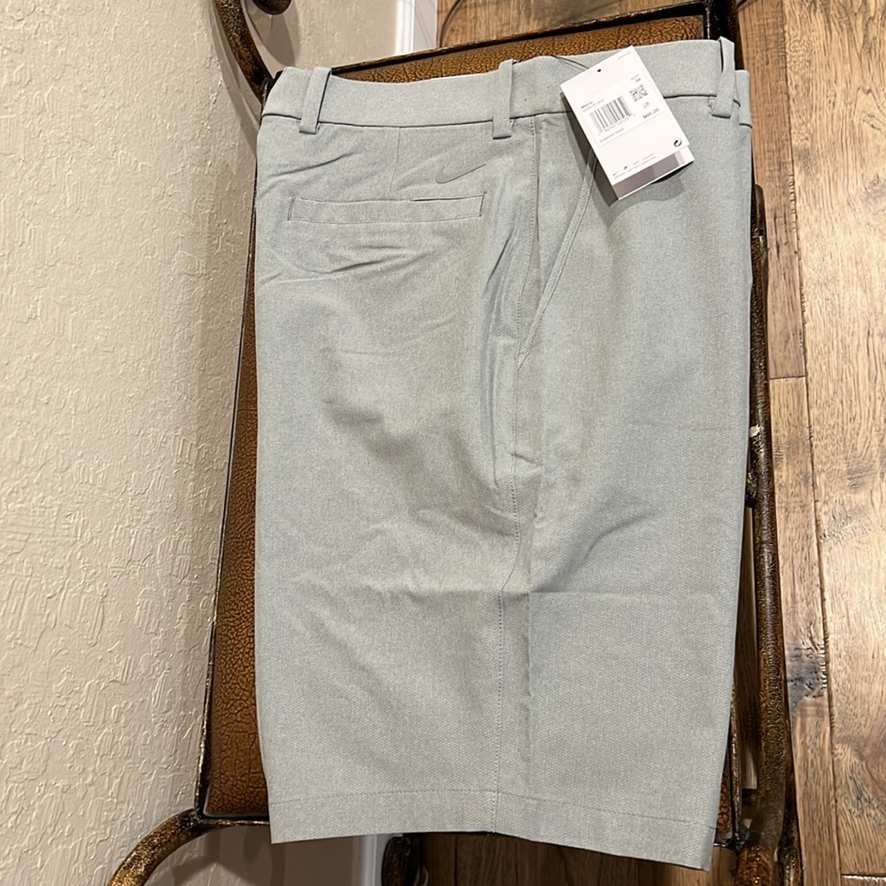 Brand New Nike Gray Dri-Fit Stretch Comfortable Fabric Standard Fit Golf Shorts! - Picture 4 of 8